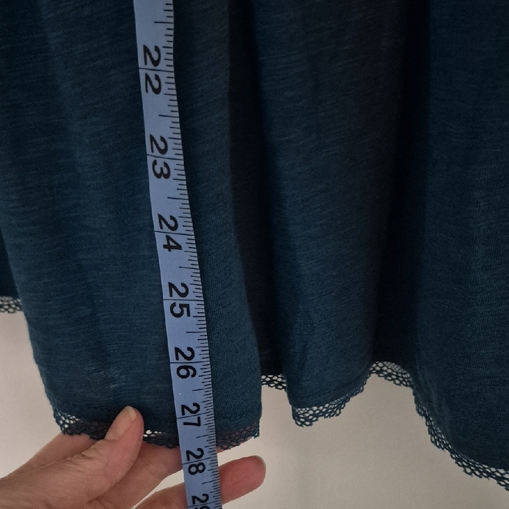 Torrid NWOT Teal Blue Lace-Trim V-Neck Faux Wrap Babydoll Top - Picture 4 of 5